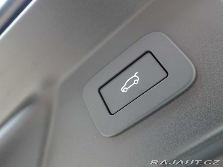 Land Rover Range Rover Velar 3,0 D300 *BLACK FRIDAY* 2025