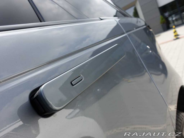 Land Rover Range Rover Velar 3,0 D300 *BLACK FRIDAY* 2025