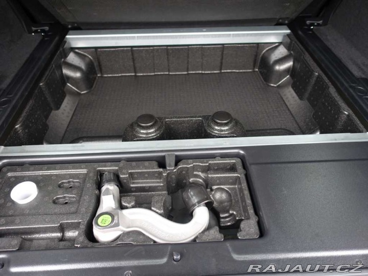 Land Rover Discovery 5 3,0 S D250 4x4 automat 2025