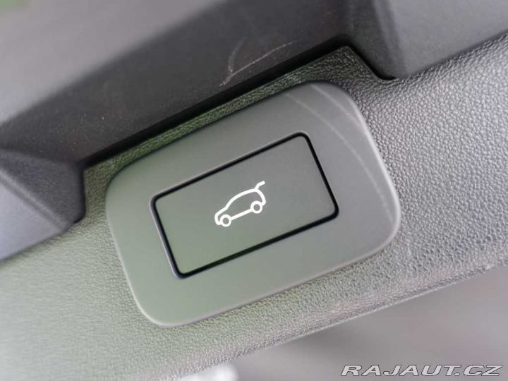 Land Rover Discovery 5 3,0 S D250 4x4 automat 2025