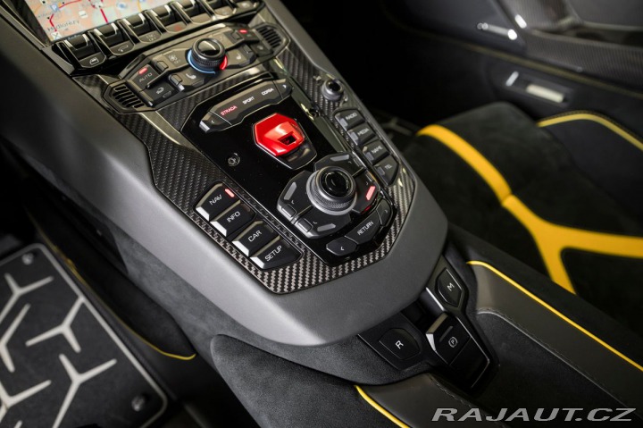 Lamborghini Aventador  1800