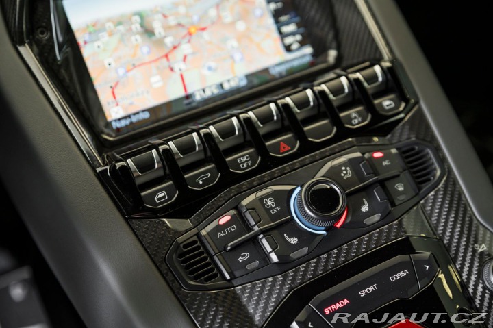 Lamborghini Aventador  1800