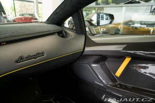 Lamborghini Aventador  2017