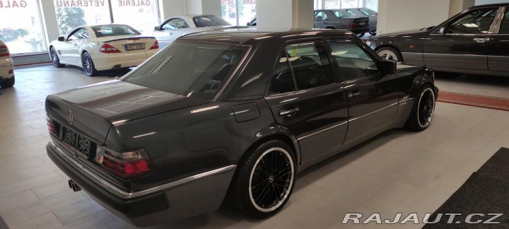 Mercedes-Benz 124 E 500 AMG 1993