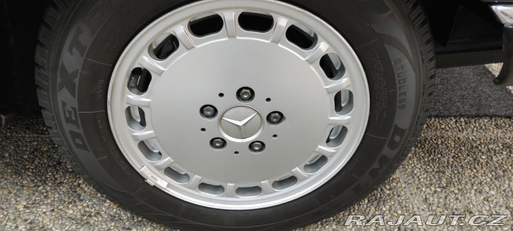 Mercedes-Benz SL R107 560 1986