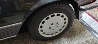 Mercedes-Benz SL R107 560 1986