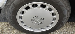 Mercedes-Benz SL R107 560 1986