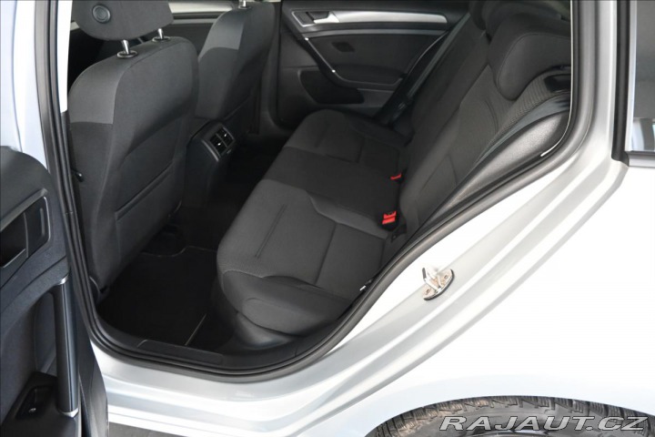 Volkswagen Golf 2,0 TDi 110kW DSG NAVI Zá 2020