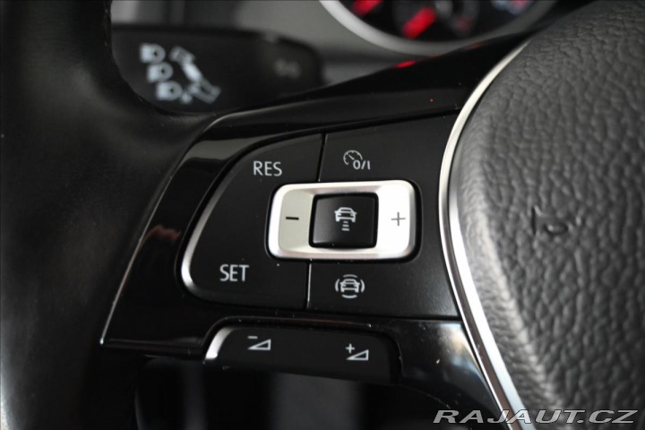 Volkswagen Golf 2,0 TDi 110kW DSG NAVI Zá 2020