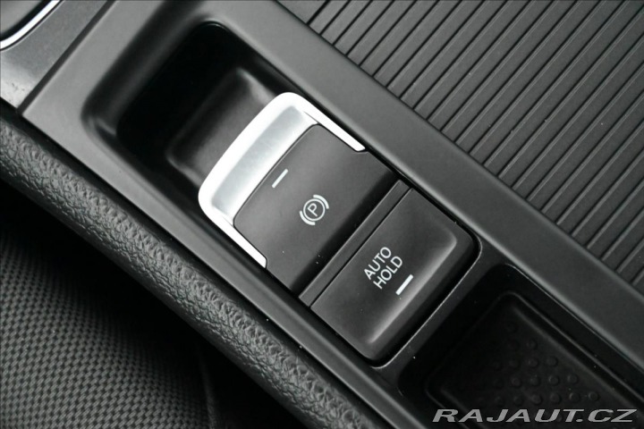 Volkswagen Golf 2,0 TDi 110kW DSG NAVI Zá 2020