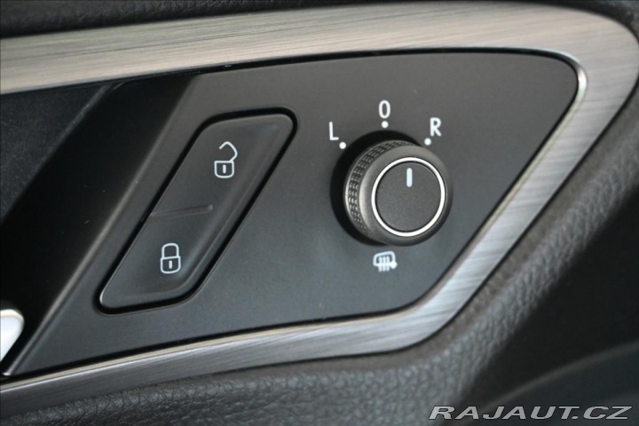 Volkswagen Golf 2,0 TDi 110kW DSG NAVI Zá 2020