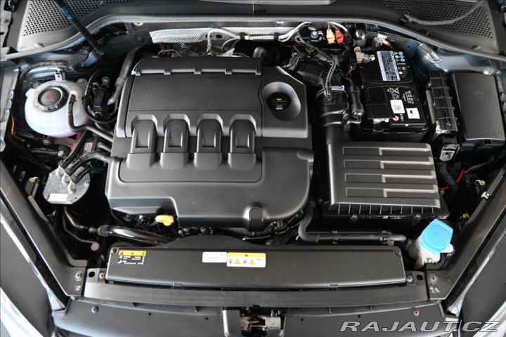 Volkswagen Golf 2,0 TDi 110kW DSG NAVI Zá 2020