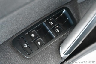 Volkswagen Golf 2,0 TDi 110kW DSG NAVI Zá 2020