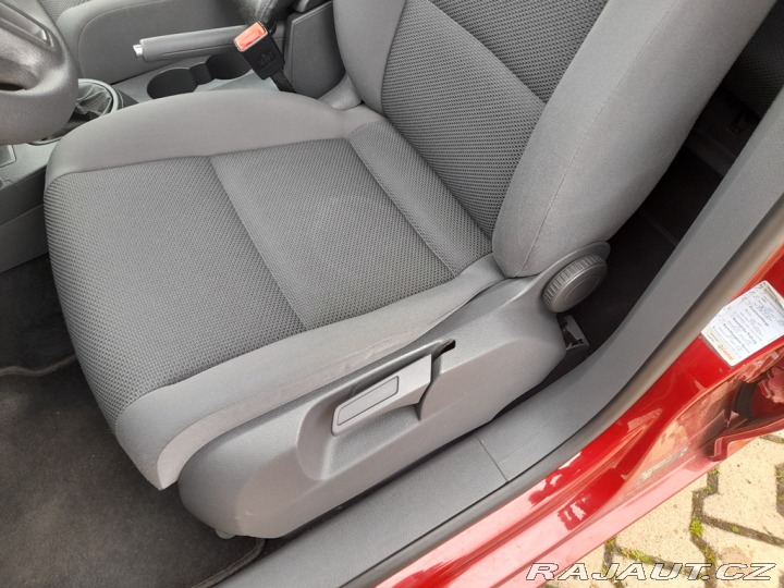Volkswagen Touran 7 MÍST 1,6TDI 77 KW AC 2010