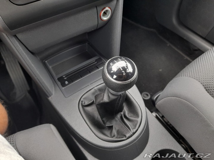 Volkswagen Touran 7 MÍST 1,6TDI 77 KW AC 2010