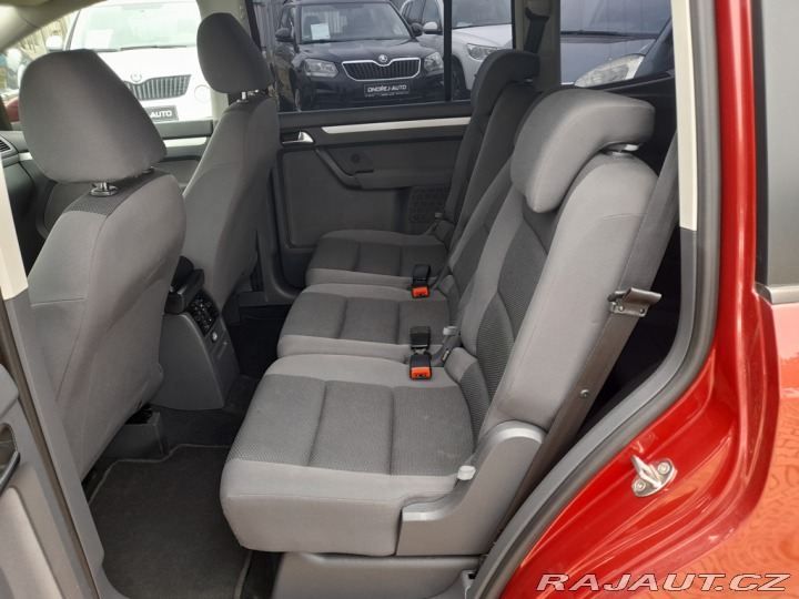 Volkswagen Touran 7 MÍST 1,6TDI 77 KW AC 2010