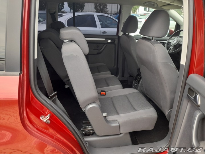Volkswagen Touran 7 MÍST 1,6TDI 77 KW AC 2010