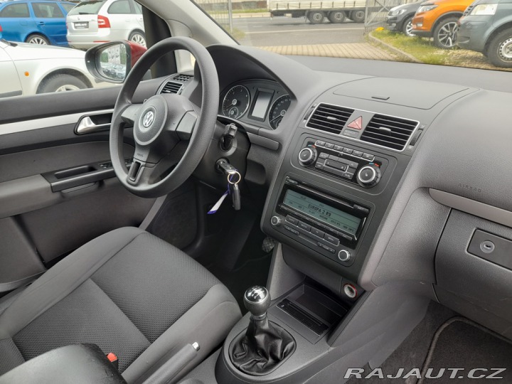 Volkswagen Touran 7 MÍST 1,6TDI 77 KW AC 2010