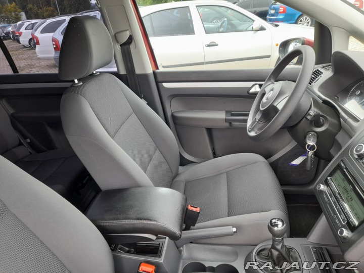 Volkswagen Touran 7 MÍST 1,6TDI 77 KW AC 2010