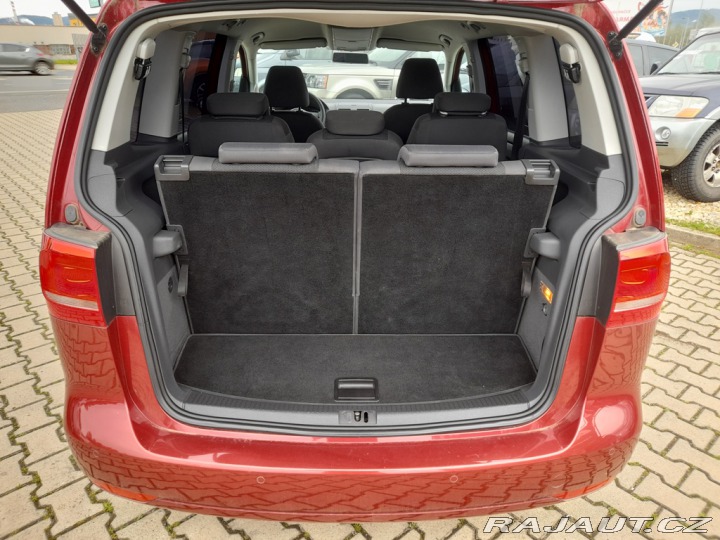 Volkswagen Touran 7 MÍST 1,6TDI 77 KW AC 2010