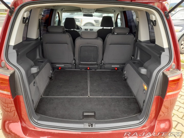 Volkswagen Touran 7 MÍST 1,6TDI 77 KW AC 2010