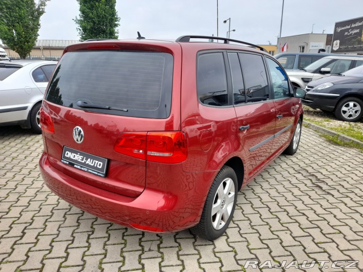 Volkswagen Touran 7 MÍST 1,6TDI 77 KW AC 2010