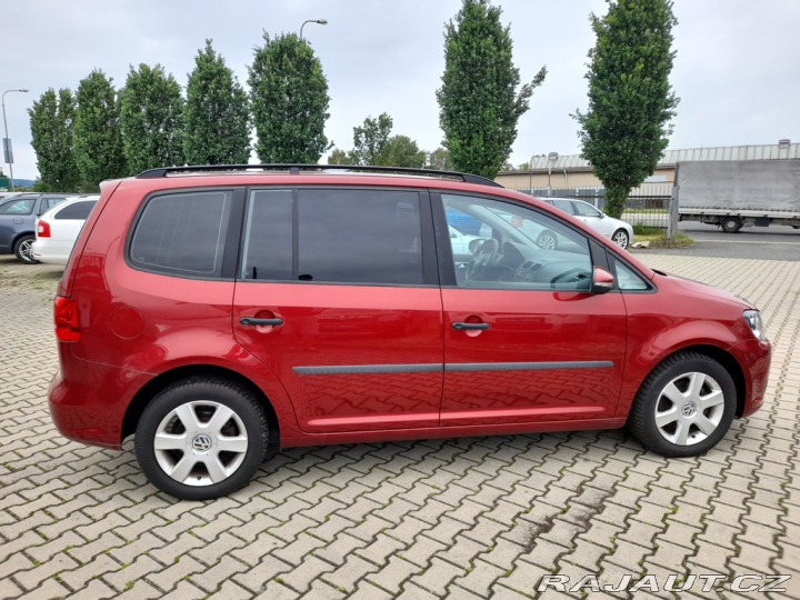 Volkswagen Touran 7 MÍST 1,6TDI 77 KW AC 2010