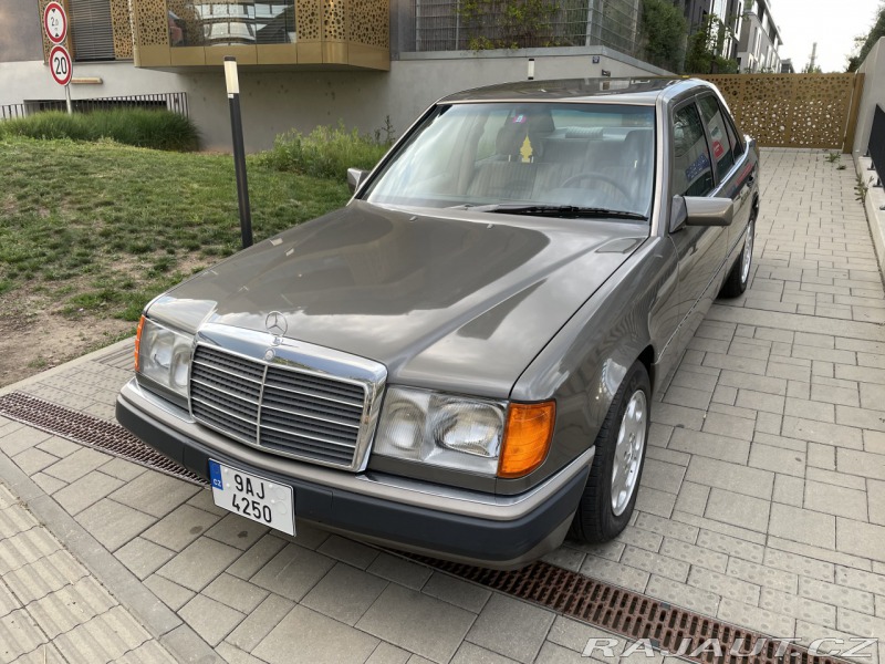 Mercedes-Benz 124 300 D