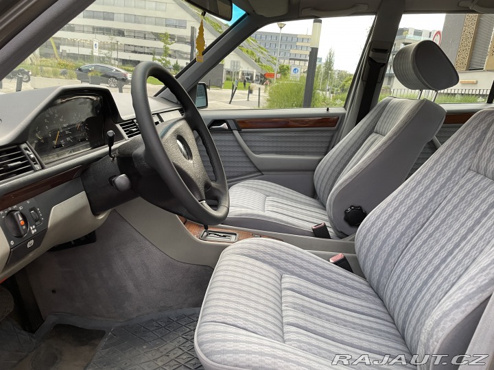 Mercedes-Benz 124 300 D 1990