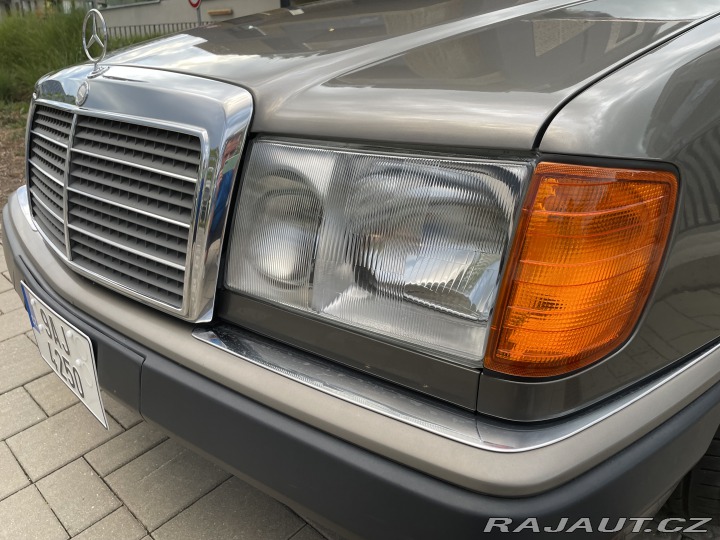 Mercedes-Benz 124 300 D 1990
