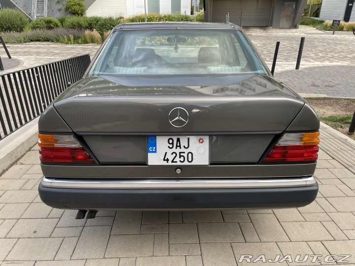 Mercedes-Benz 124 300 D 1990