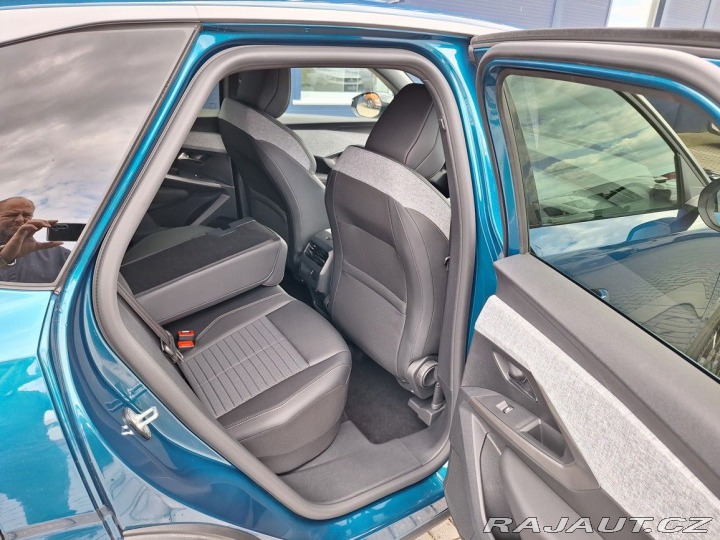 Peugeot 3008 ALLURE Hybrid 136 e-DCS6 2024