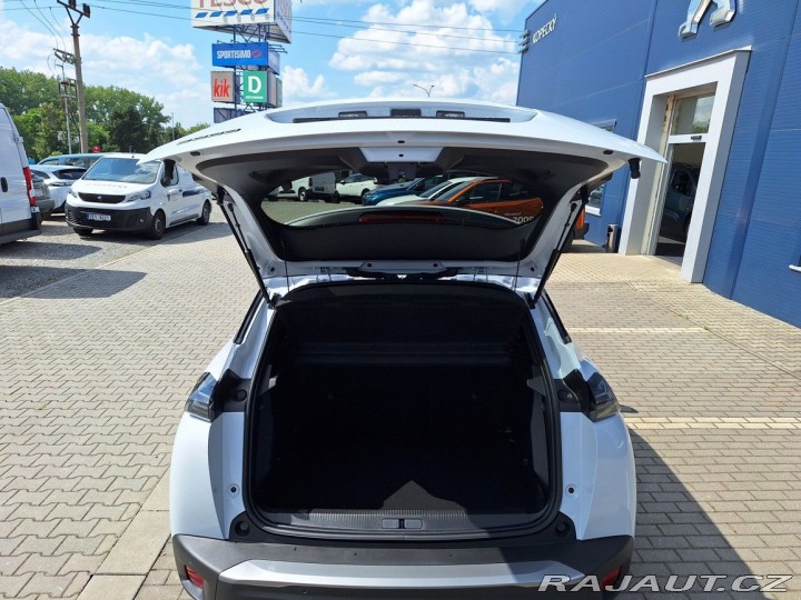 Peugeot 2008 ALLURE PureTech 100 MAN6 2025