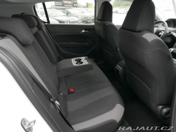 Peugeot 308 1,2i 81kW REZERVACE 2015