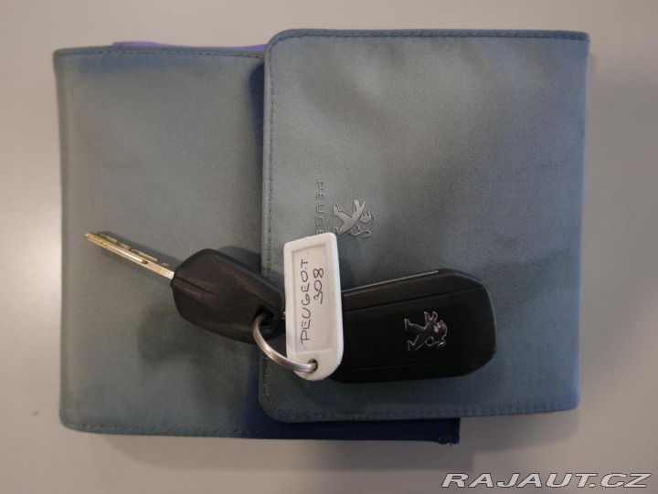 Peugeot 308 1,2i 81kW PureTech/Navi 2015