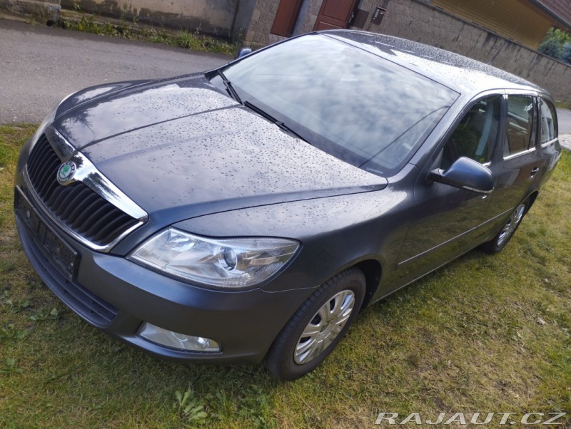 Škoda Octavia 1.8 TSi Ambiente + hezká