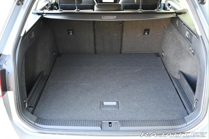 Volkswagen Passat 2.0TDi DSG ELEGANCE ČR 1. 2020
