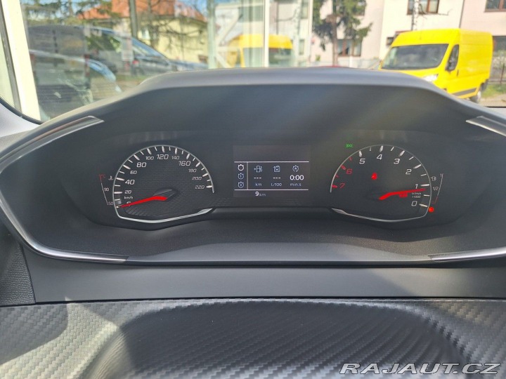 Peugeot 208 STYLE 1.2 PT 100K MAN6 2025