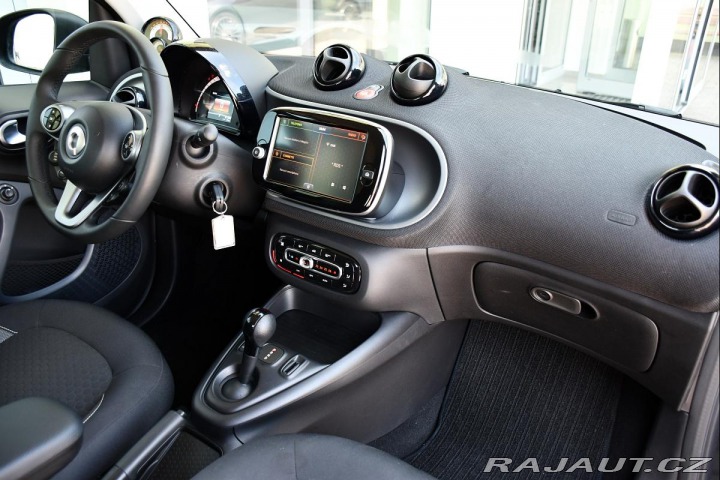 Smart Fortwo EQ PASSION 60kW REZERVACE 2023