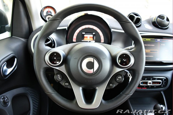 Smart Fortwo EQ PASSION 60kW REZERVACE 2023