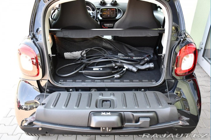 Smart Fortwo EQ PASSION 60kW REZERVACE 2023
