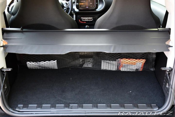 Smart Fortwo EQ PASSION 60kW REZERVACE 2023