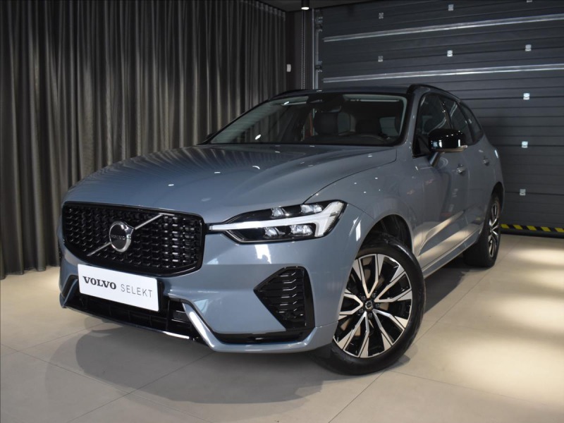 Volvo XC60 2,0 B4 AWD Plus Dark Bezk