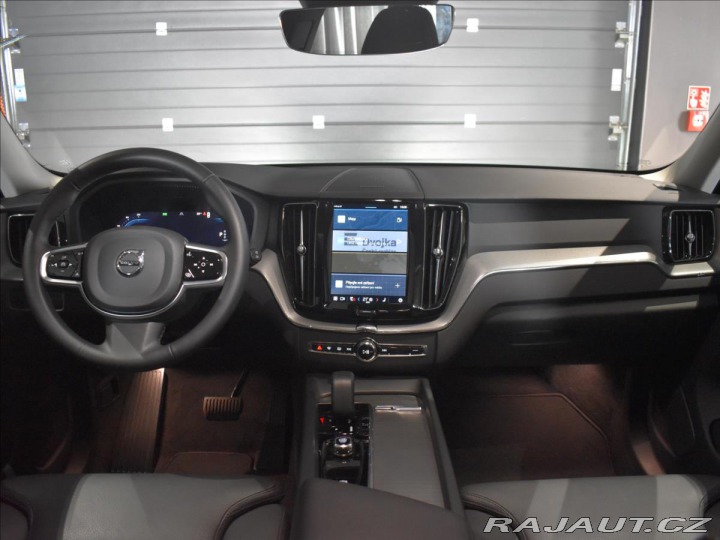 Volvo XC60 2,0 B4 AWD Plus Dark Bezk 2023