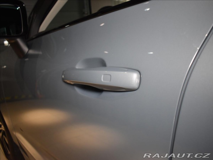 Volvo XC60 2,0 B4 AWD Plus Dark Bezk 2023