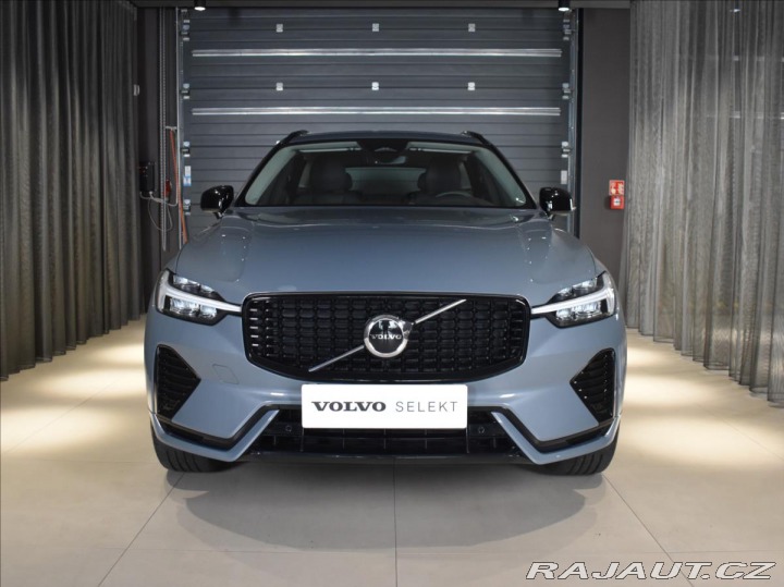 Volvo XC60 2,0 B4 AWD Plus Dark Bezk 2023