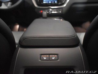 Volvo XC60 2,0 B4 AWD Plus Dark Bezk 2023
