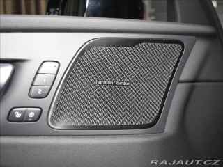 Volvo XC60 2,0 B4 AWD Plus Dark Bezk 2023