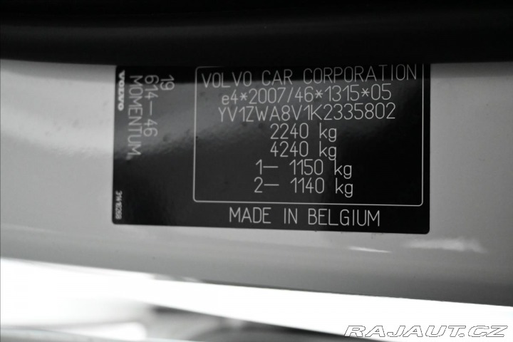 Volvo V60 2,0 D4 140kW Momentum Zár 2019