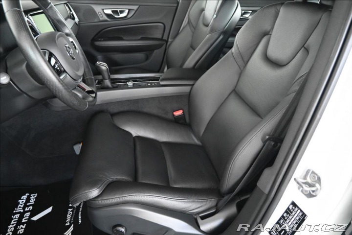 Volvo V60 2,0 D4 140kW Momentum Zár 2019